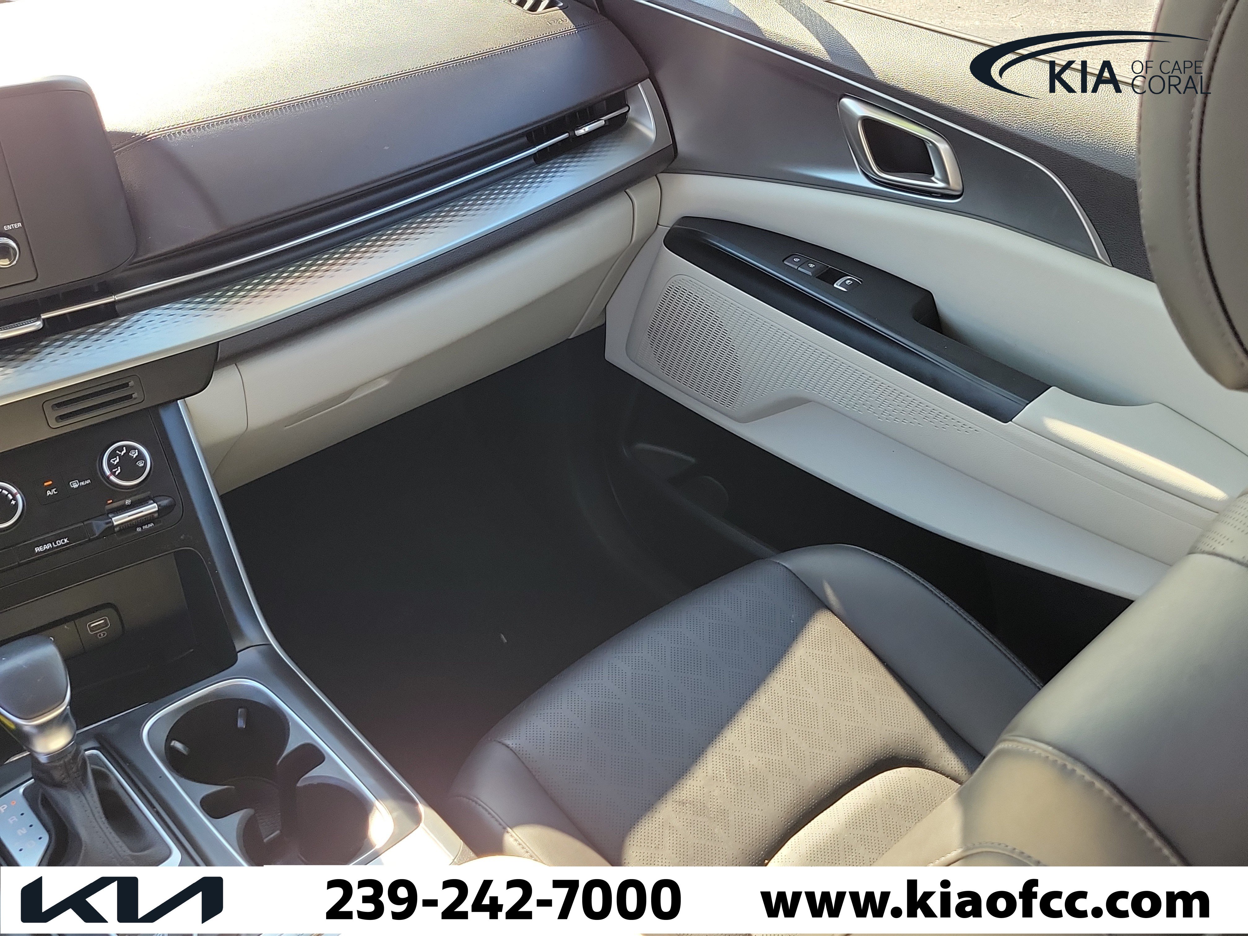 Certified 2024 Kia Carnival LX FWD image 18