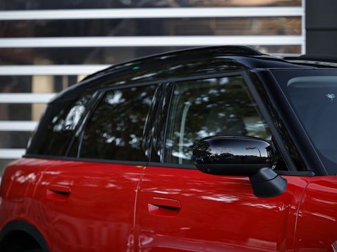 Used 2025 MINI Cooper Countryman S w/ Comfort Package Max image 3