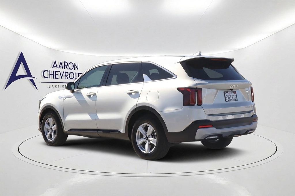 Used 2026 Kia Sorento LX FWD image 7
