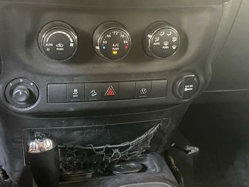 Used 2014 Jeep Wrangler Unlimited Sahara w/ Connectivity Group image 12