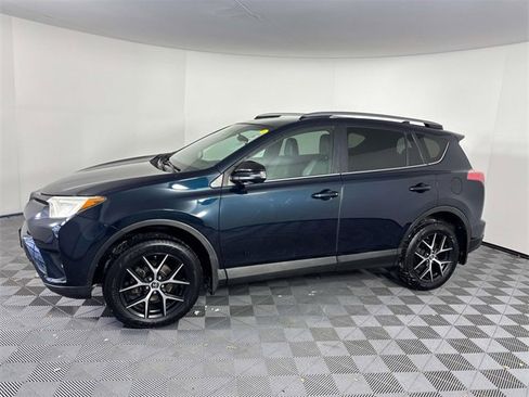 Used 2017 Toyota RAV4 SE image 5