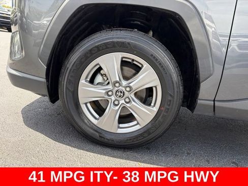 Used 2022 Toyota RAV4 LE AWD/4WD image 9