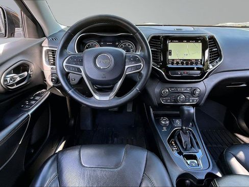 Used 2019 Jeep Cherokee Limited w/ Luxury Group AWD/4WD image 6
