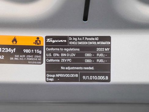 Used 2022 Porsche Taycan RWD image 27
