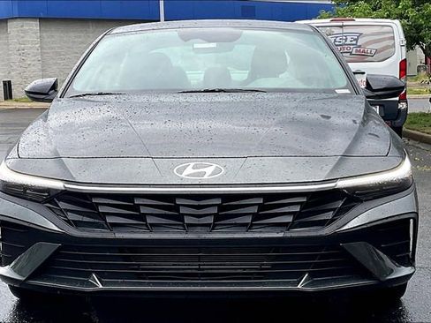 New 2025 Hyundai Elantra Sport image 16