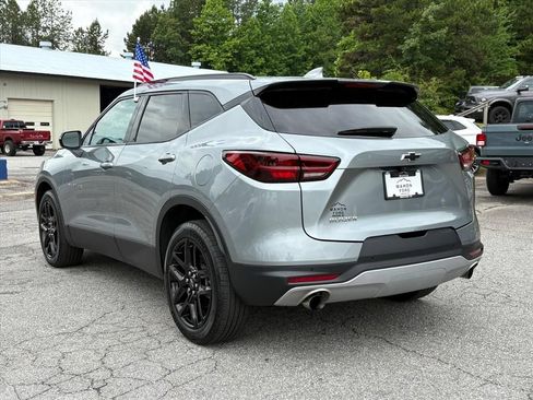 Used 2024 Chevrolet Blazer LT w/ Sound & Technology Package FWD image 7