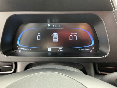 Used 2025 Hyundai Elantra Sport image 11