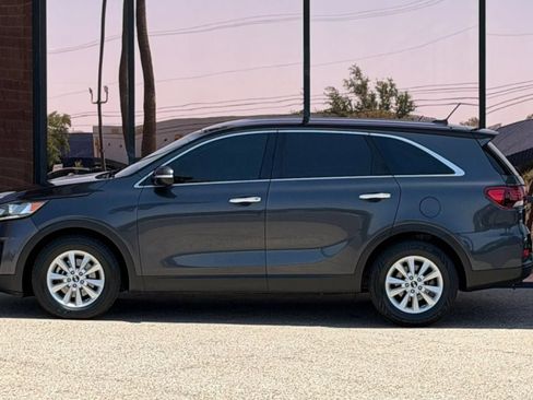 Used 2019 Kia Sorento FWD V6 image 6