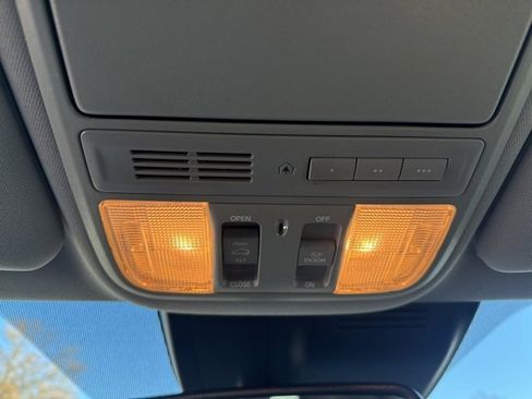 Used 2020 Honda CR-V Touring image 27