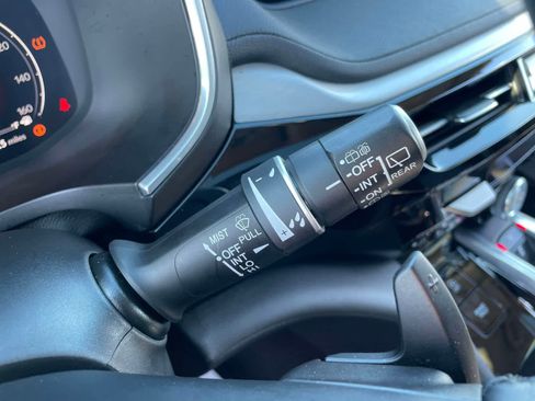 Used 2023 Acura MDX SH-AWD image 30