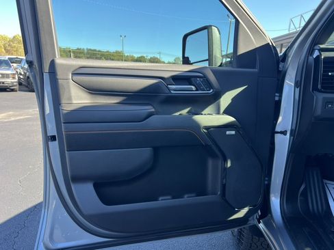 Used 2024 GMC Sierra 2500 AT4 w/ AT4 Preferred Package image 18