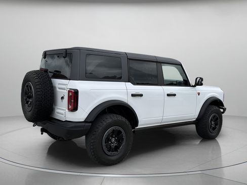 Used 2023 Ford Bronco Badlands AWD/4WD image 3