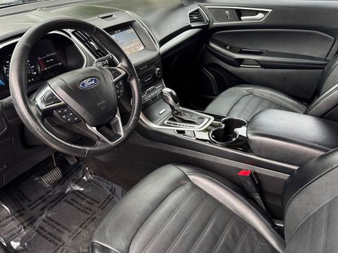 Used 2018 Ford Edge SEL w/ Equipment Group 201A FWD image 2