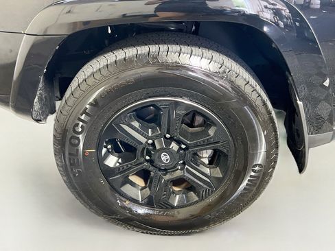 Used 2021 Toyota 4Runner SR5 Premium w/ Moonroof Package AWD/4WD image 13