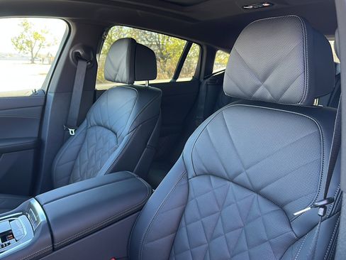 New 2026 BMW X6 xDrive40i w/ Climate Comfort Package image 11