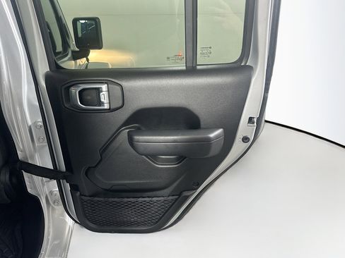 Used 2024 Jeep Wrangler Sport S image 27