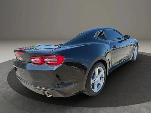 Used 2022 Chevrolet Camaro LT RWD image 5