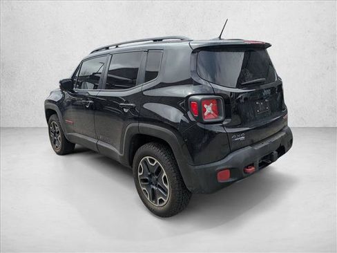 Used 2016 Jeep Renegade Trailhawk w/ Premium Trailhawk Package AWD/4WD image 7