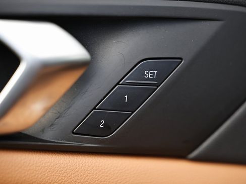 Used 2022 BMW X5 xDrive40i w/ M Sport Package image 17