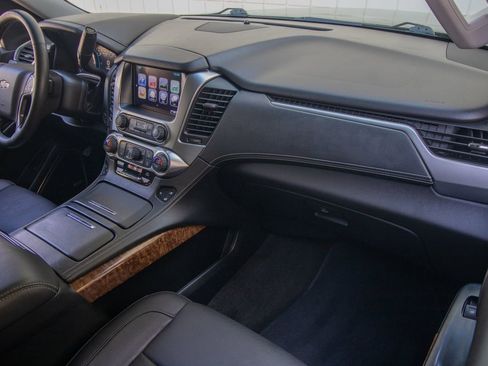 Used 2017 Chevrolet Suburban Premier image 26