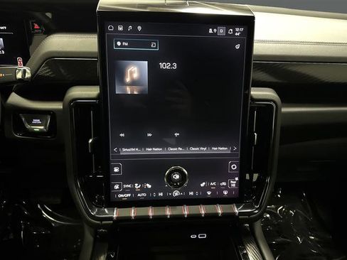 Used 2025 GMC Yukon XL AT4 w/ LPO, Floor Liner Package image 8