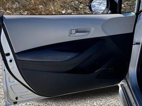 Used 2022 Toyota Corolla LE image 20