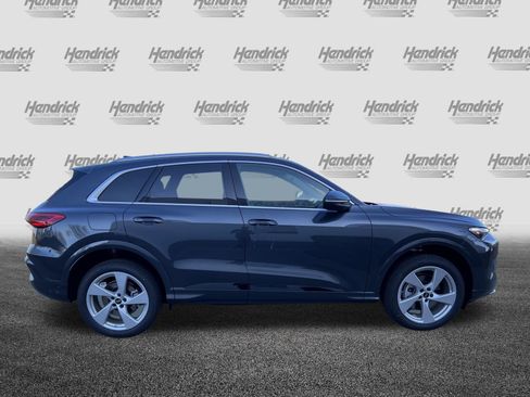 Used 2025 Audi Q5 Premium AWD/4WD image 10