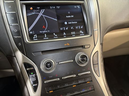 Used 2018 Lincoln MKX Reserve w/ Lincoln MKX Climate Package image 18