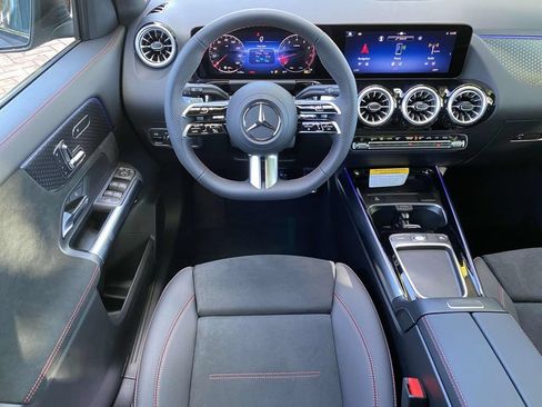 Certified 2025 Mercedes-Benz GLA 250 image 24