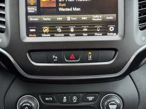 Used 2021 Jeep Cherokee Trailhawk w/ Sun, Sound & Nav Group image 12