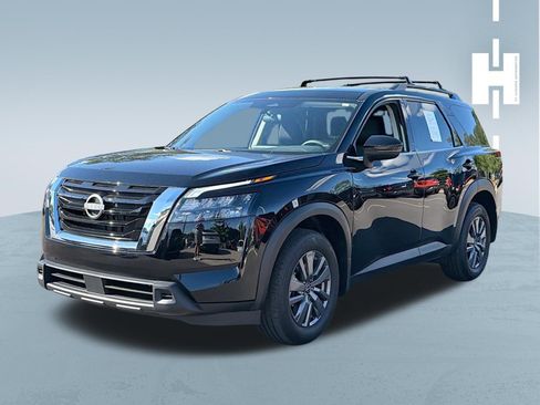 Used 2025 Nissan Pathfinder SV AWD/4WD image 2