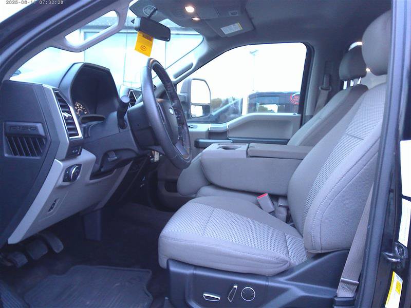 Used 2016 Ford F150 XLT w/ Equipment Group 302A Luxury AWD/4WD image 6