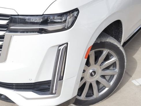 Used 2021 Cadillac Escalade Premium Luxury Platinum image 3