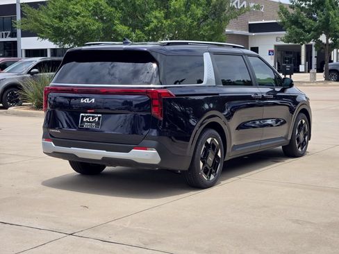 New 2026 Kia Carnival EX FWD image 4