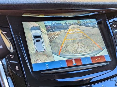 Used 2020 Cadillac Escalade Luxury image 16