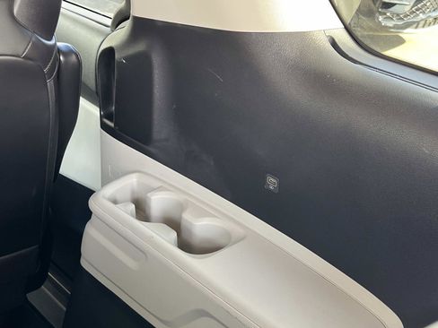 Used 2024 Kia Carnival SX image 27