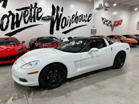 Used 2005 Chevrolet Corvette Coupe w/ Preferred Equipment Group RWD image 18