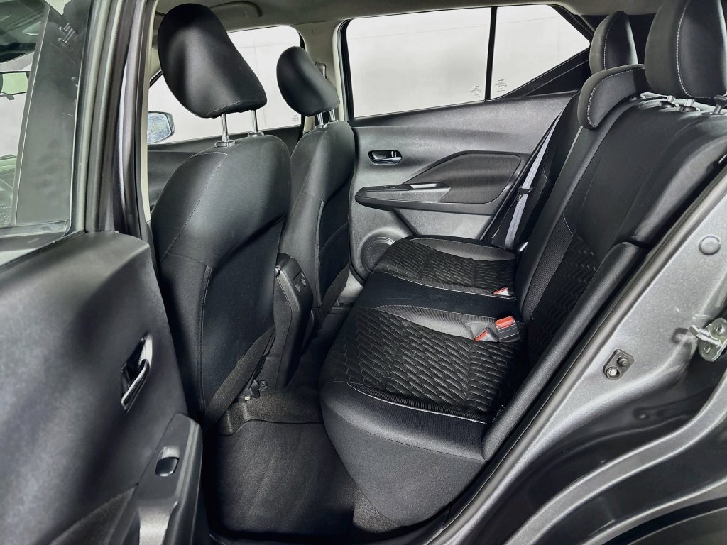 Used 2022 Nissan Kicks SV FWD image 19