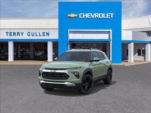 New 2026 Chevrolet TrailBlazer LT w/ Midnight Edition FWD image 8
