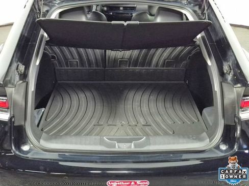 Used 2024 Toyota Prius XLE AWD/4WD image 28