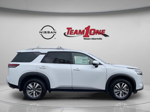 New 2025 Nissan Pathfinder SL image 8