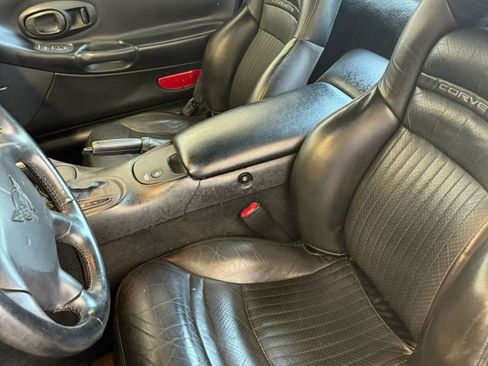 Used 1999 Chevrolet Corvette Coupe w/ Memory Pkg RWD image 21