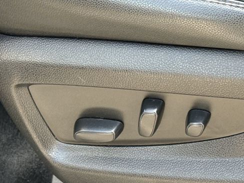 Used 2020 Chevrolet Suburban LT RWD image 24