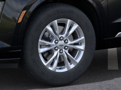 New 2025 Cadillac XT6 Luxury image 10