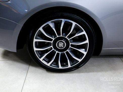 Used 2019 Rolls-Royce Dawn image 28