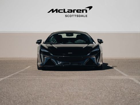 Used 2025 McLaren Artura Spider image 13