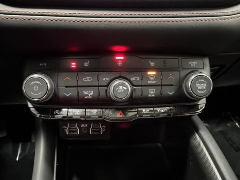 Used 2024 Dodge Durango GT AWD/4WD image 18