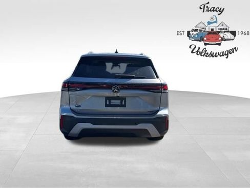 New 2025 Volkswagen Tiguan SE image 6
