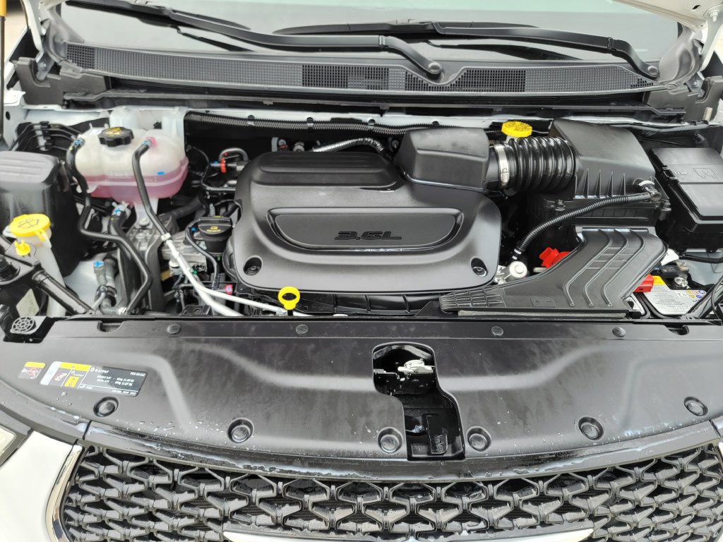 Used 2026 Chrysler Pacifica Select FWD image 9