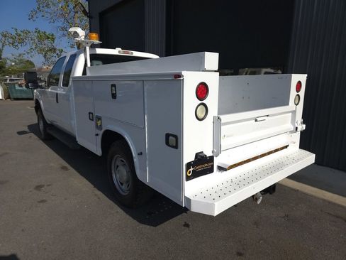 Used 2015 Ford F250 XL w/ Power Equipment Group image 3